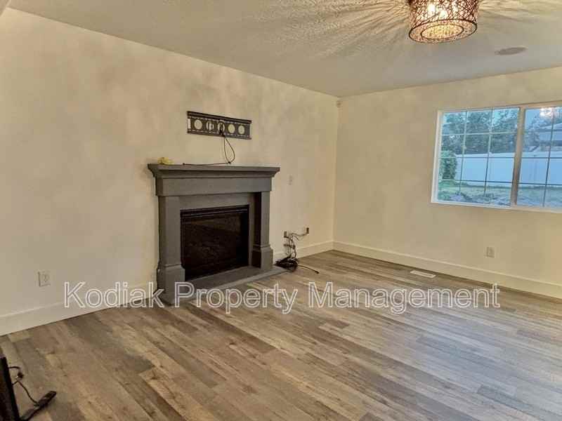 5757 W Coral Pine Ct - Photo 7 of 28