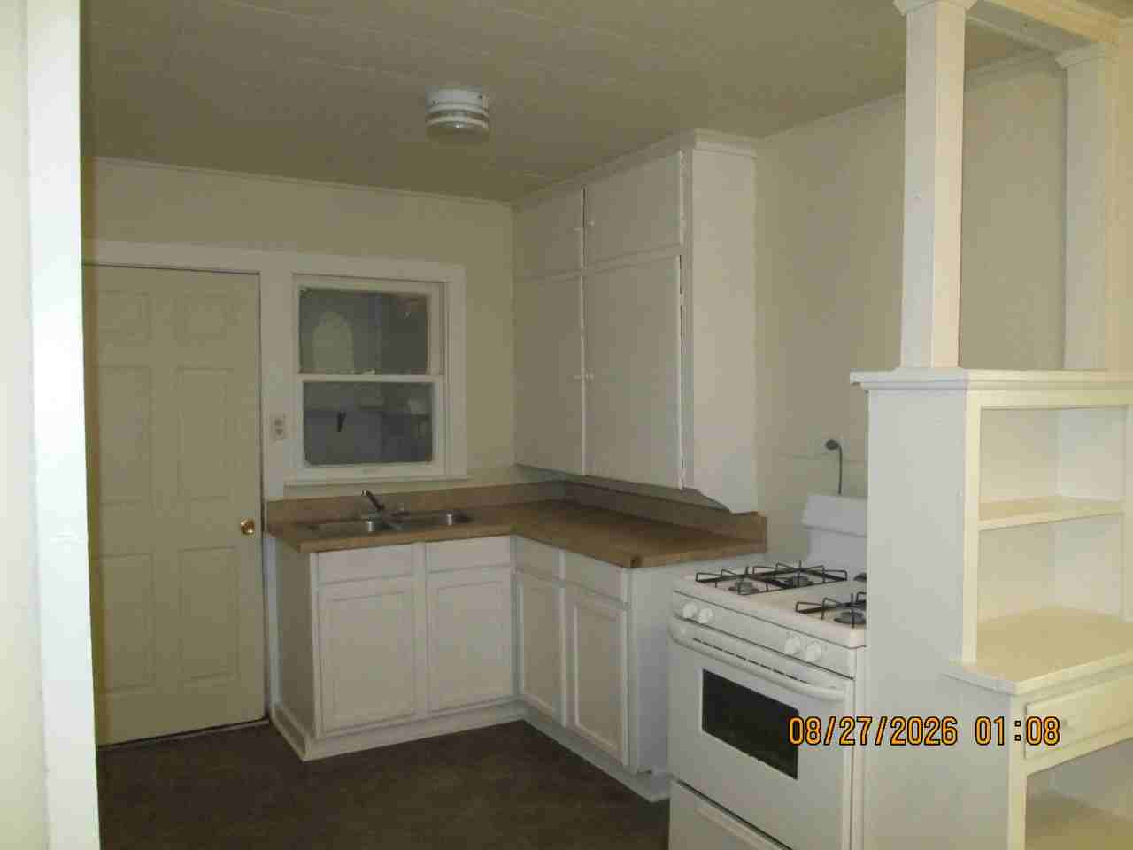 518 Featherston St #NA - Photo 4 of 9