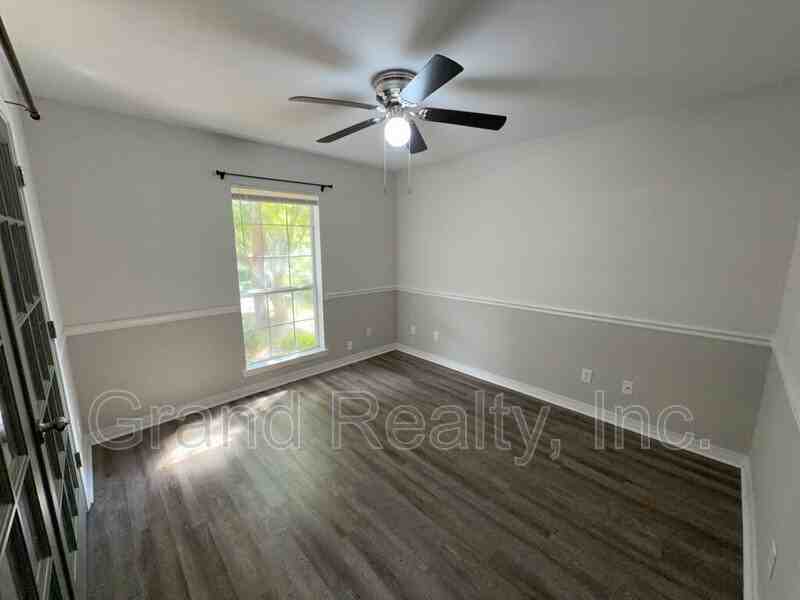 6464 Outer Dr - Photo 5 of 35
