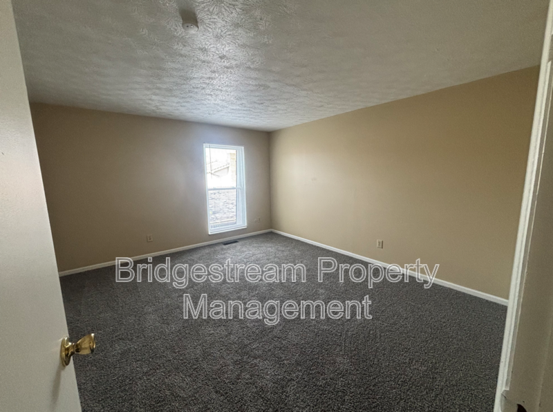 967 Taylorsview Dr - Photo 5 of 9
