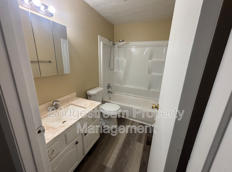 967 Taylorsview Dr - Photo 7 of 9