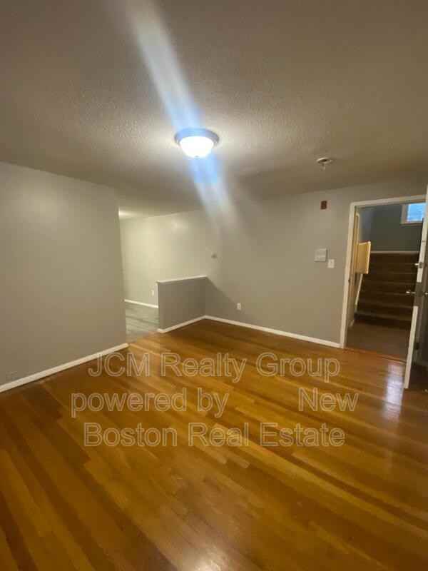 351 Boston St #B3 - Photo 3 of 8