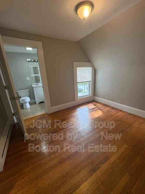 81 Broad St #U2B - Photo 7 of 8