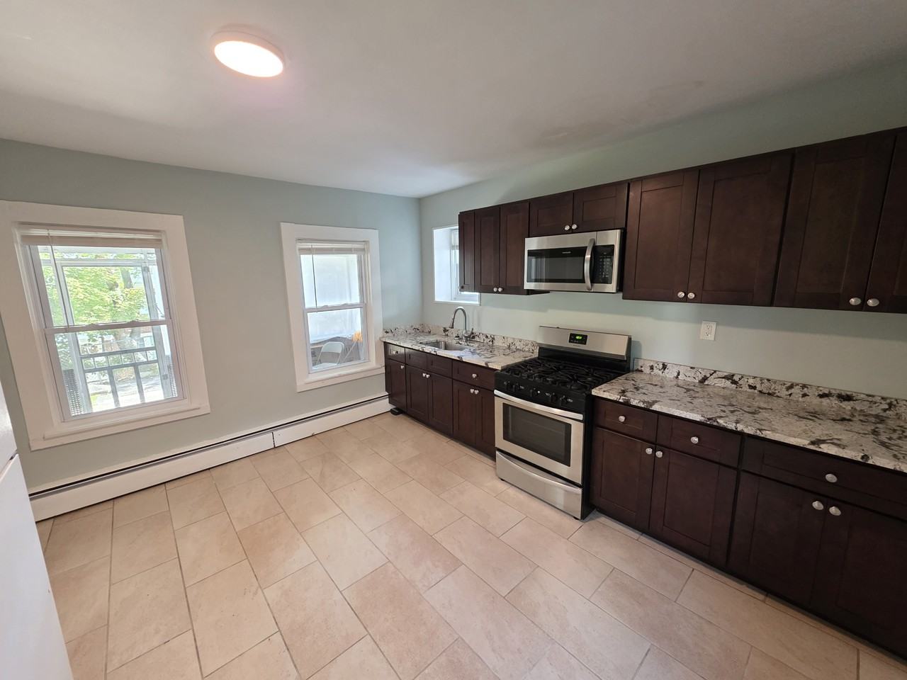 18 Highland St - Photo 6 of 12