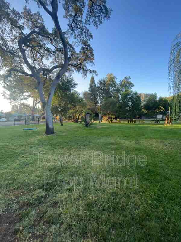 5770 Hoffman Ln - Photo 5 of 8