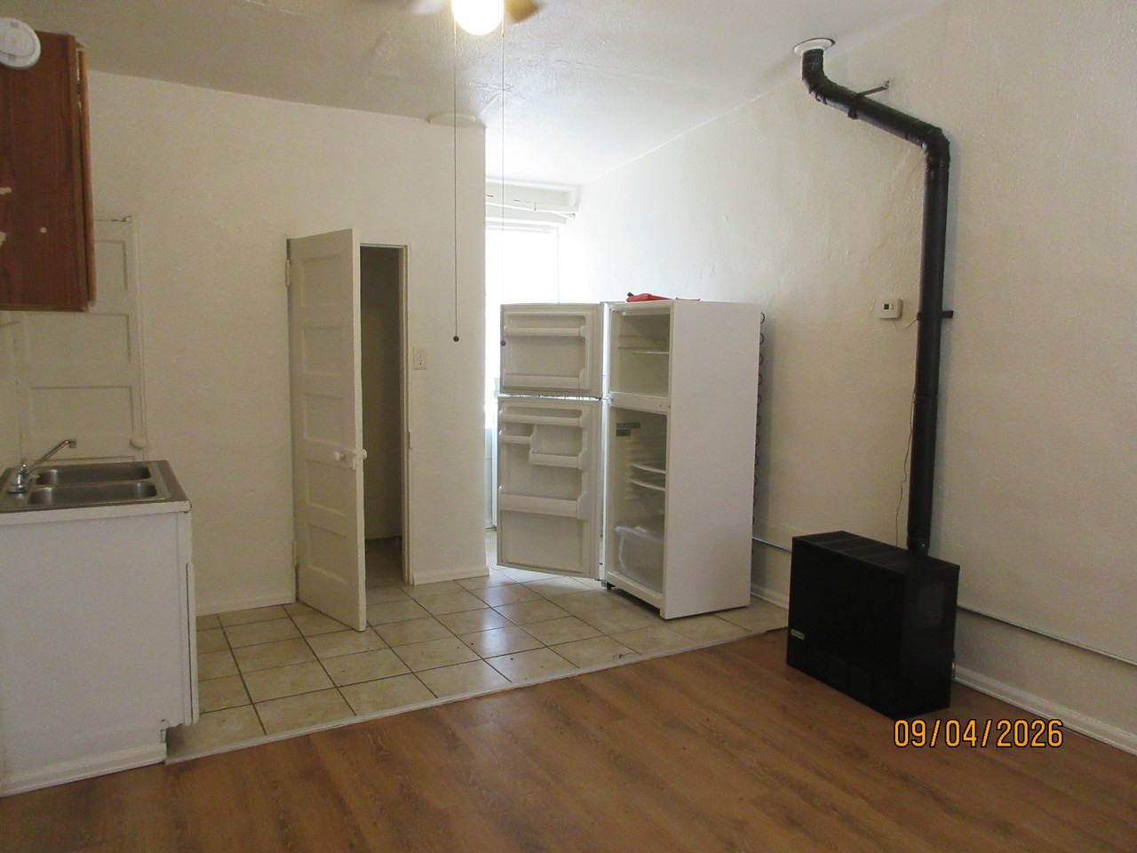 1528 Elm Ave #3 - Photo 2 of 3