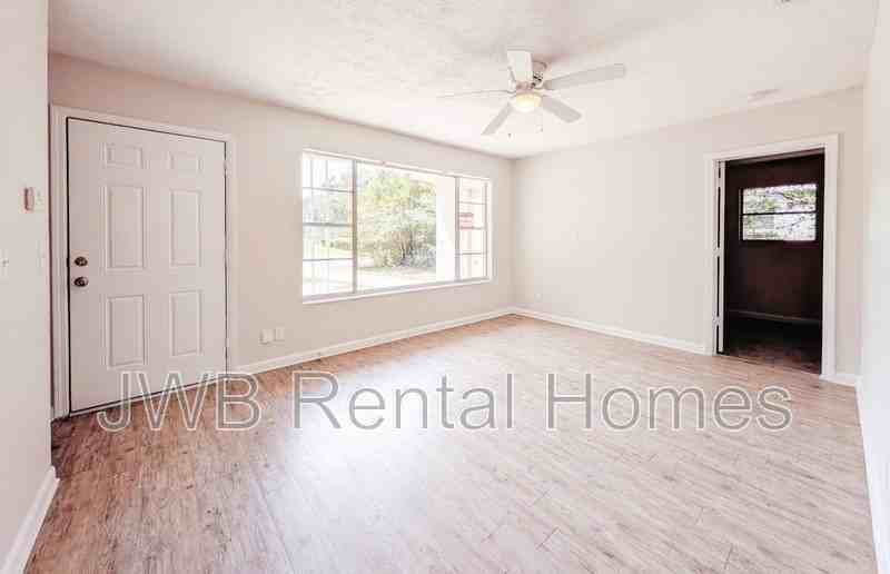 7137 Eudine Dr N - Photo 6 of 17