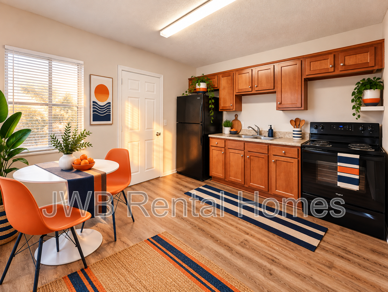 1529 Chatham Rd - Photo 3 of 12