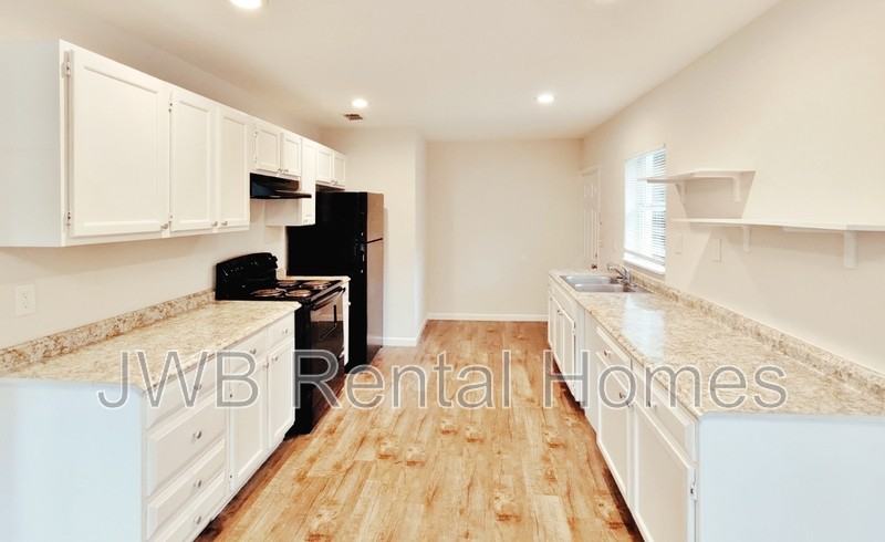 3643 Morris Ave - Photo 2 of 11