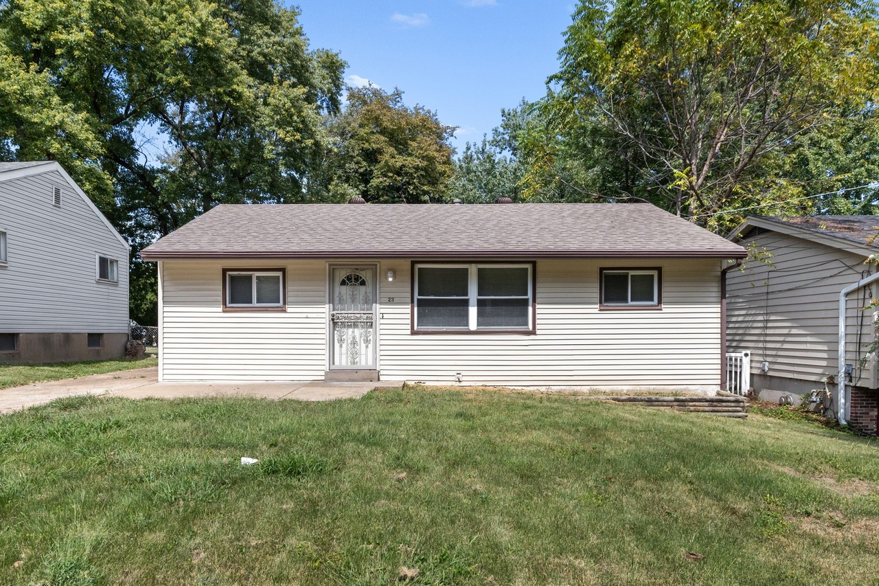 23 Connolly Dr - Photo 2 of 20