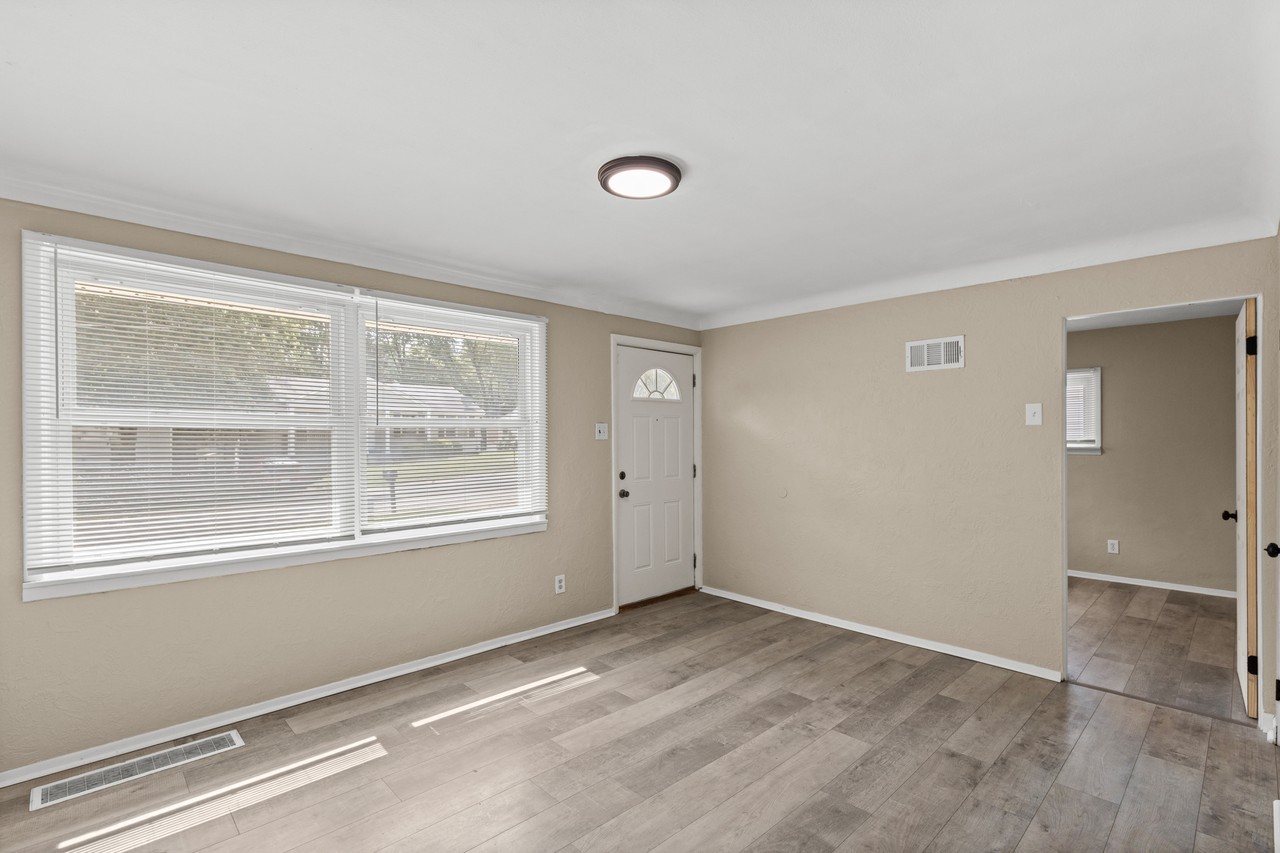 23 Connolly Dr - Photo 3 of 20
