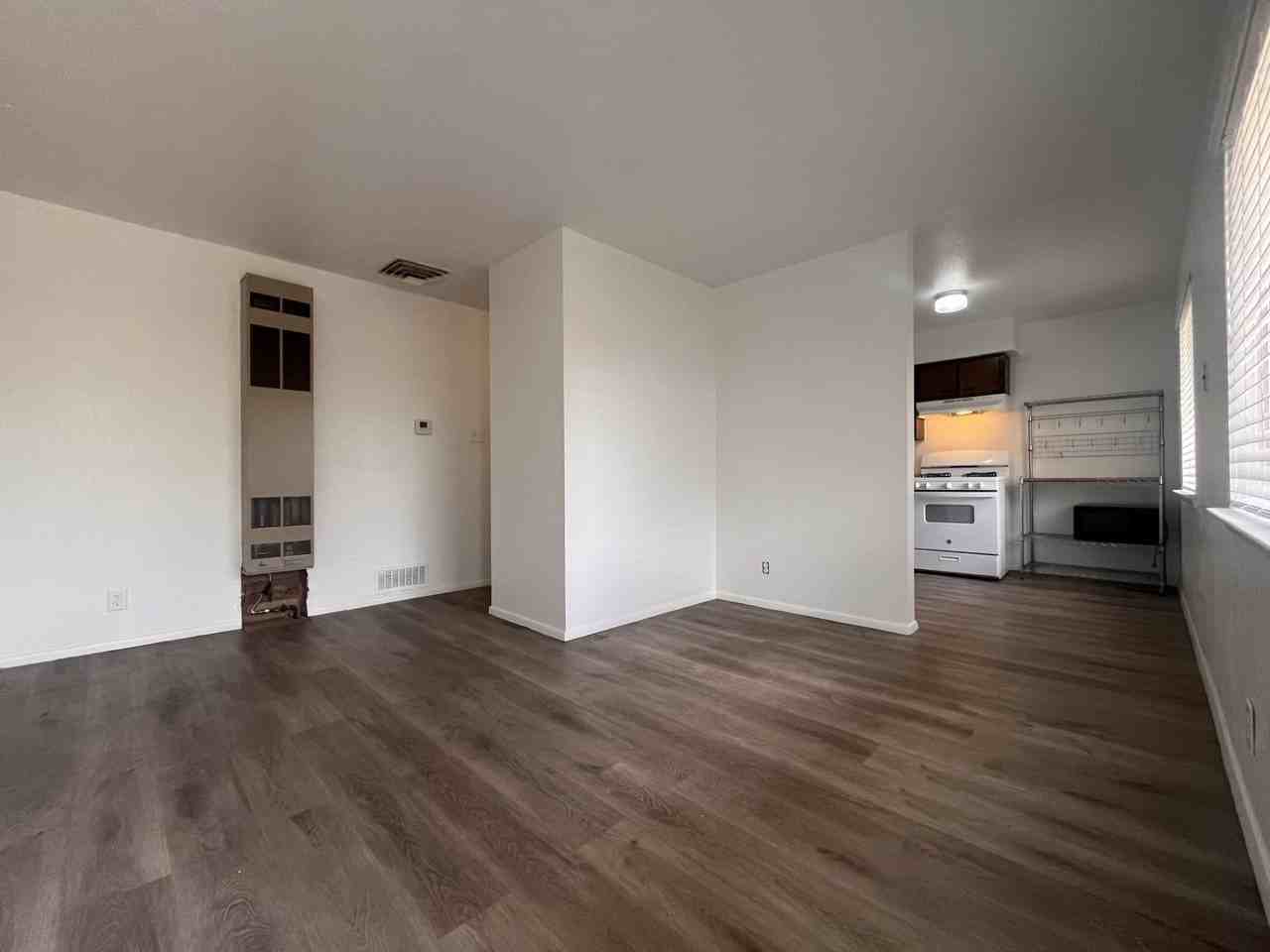 313 Girard Blvd Se - Photo 7 of 27