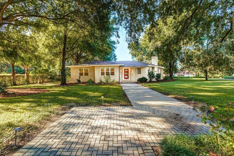 1203 Easton Dr