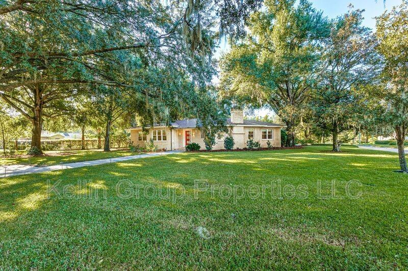 1203 Easton Dr - Photo 4 of 35