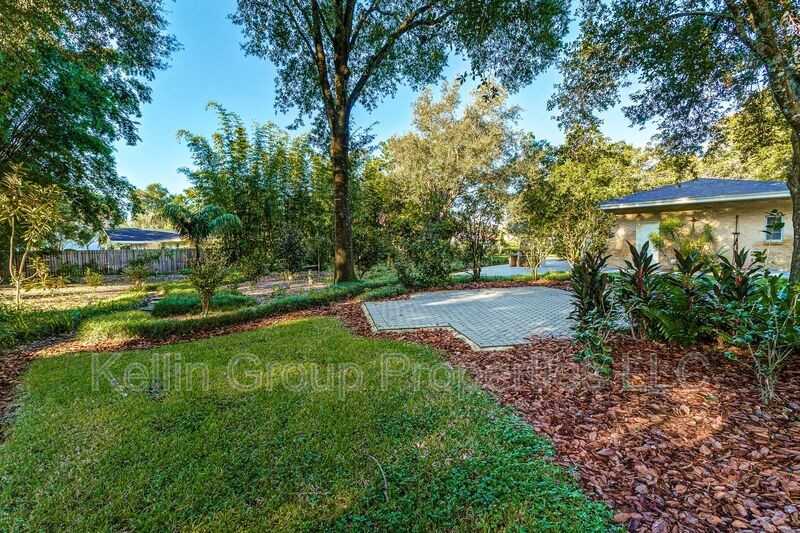 1203 Easton Dr - Photo 7 of 35
