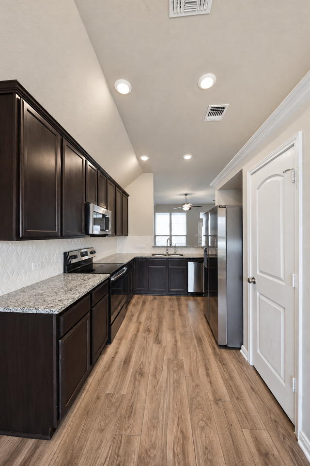 3409 Addison St - Photo 5 of 41