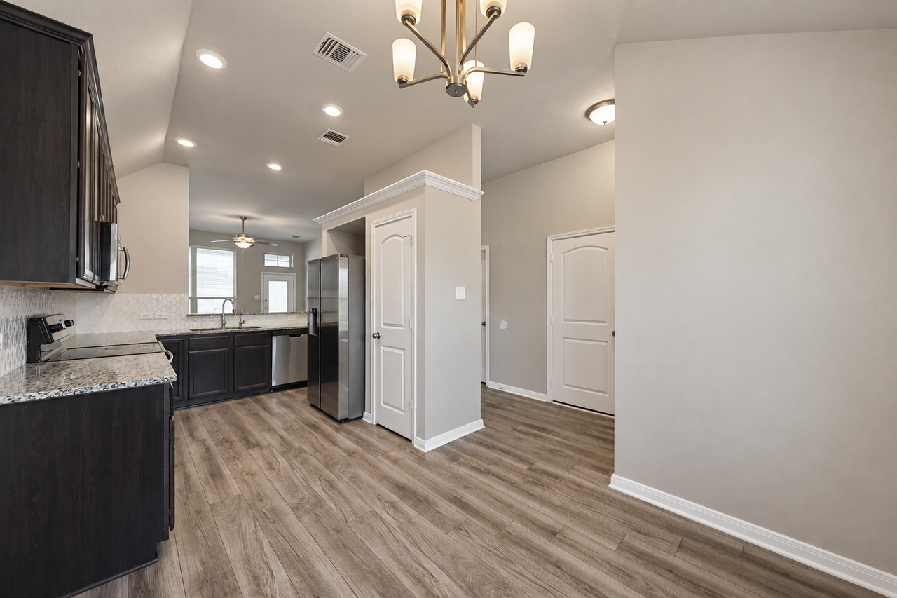 3409 Addison St - Photo 6 of 41