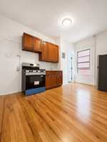 featured image of 905 41st St