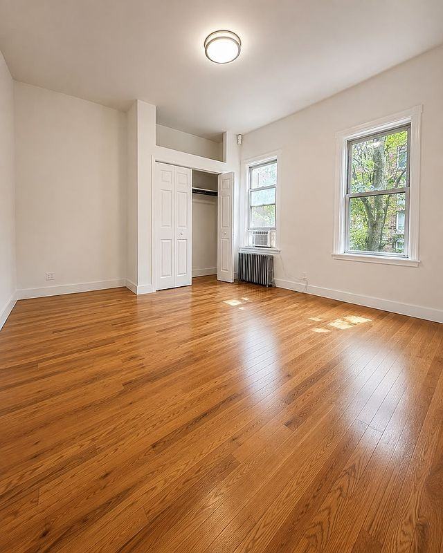 905 41st St - Photo 3 of 4