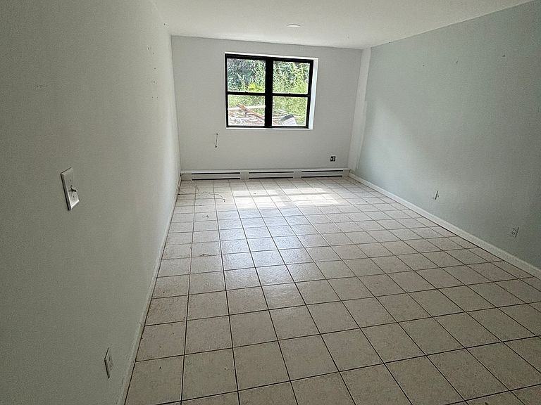 5816 85th St #1C - Photo 6 of 6