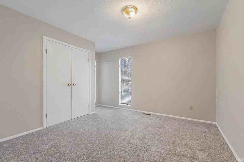 53120 Fox Ct - Photo 7 of 18