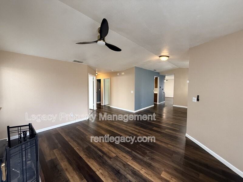 8609 Oakbank Way - Photo 5 of 18