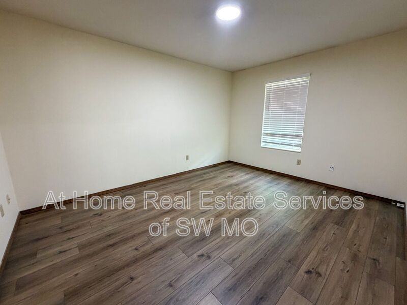 2029 S National Ave #17 - Photo 5 of 11