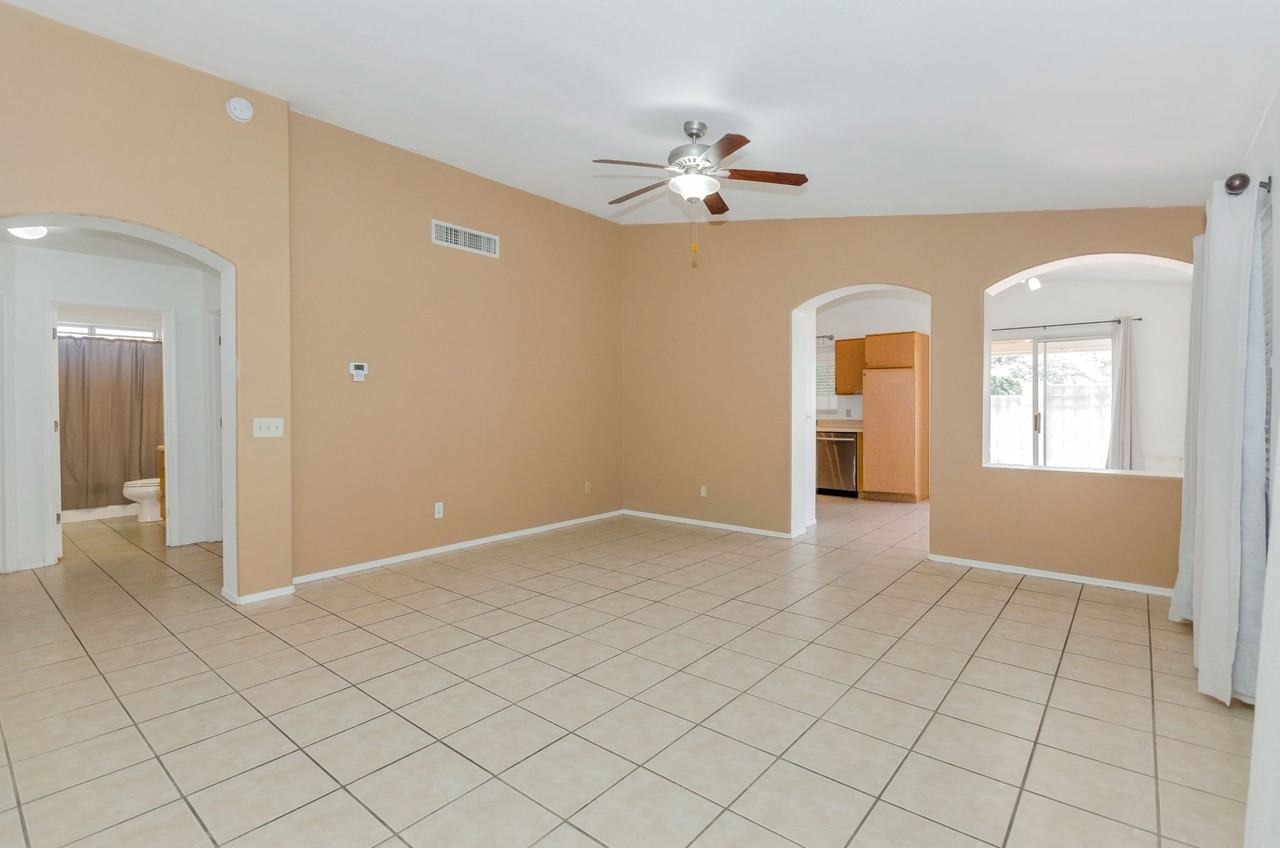 4732 S Fenwick Dr - Photo 4 of 18