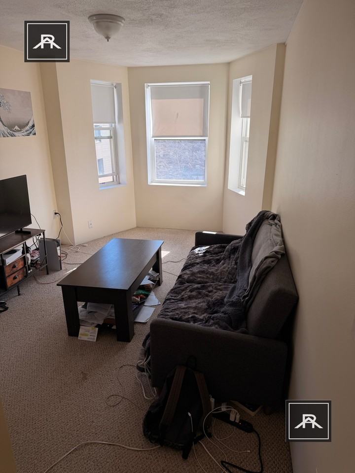 109 Norway St #402 - Photo 5 of 11