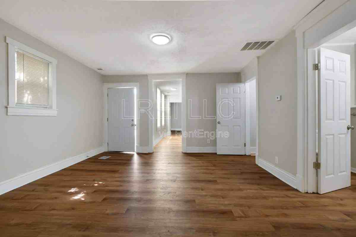1705 1 2 Hale Ave - Photo 2 of 10