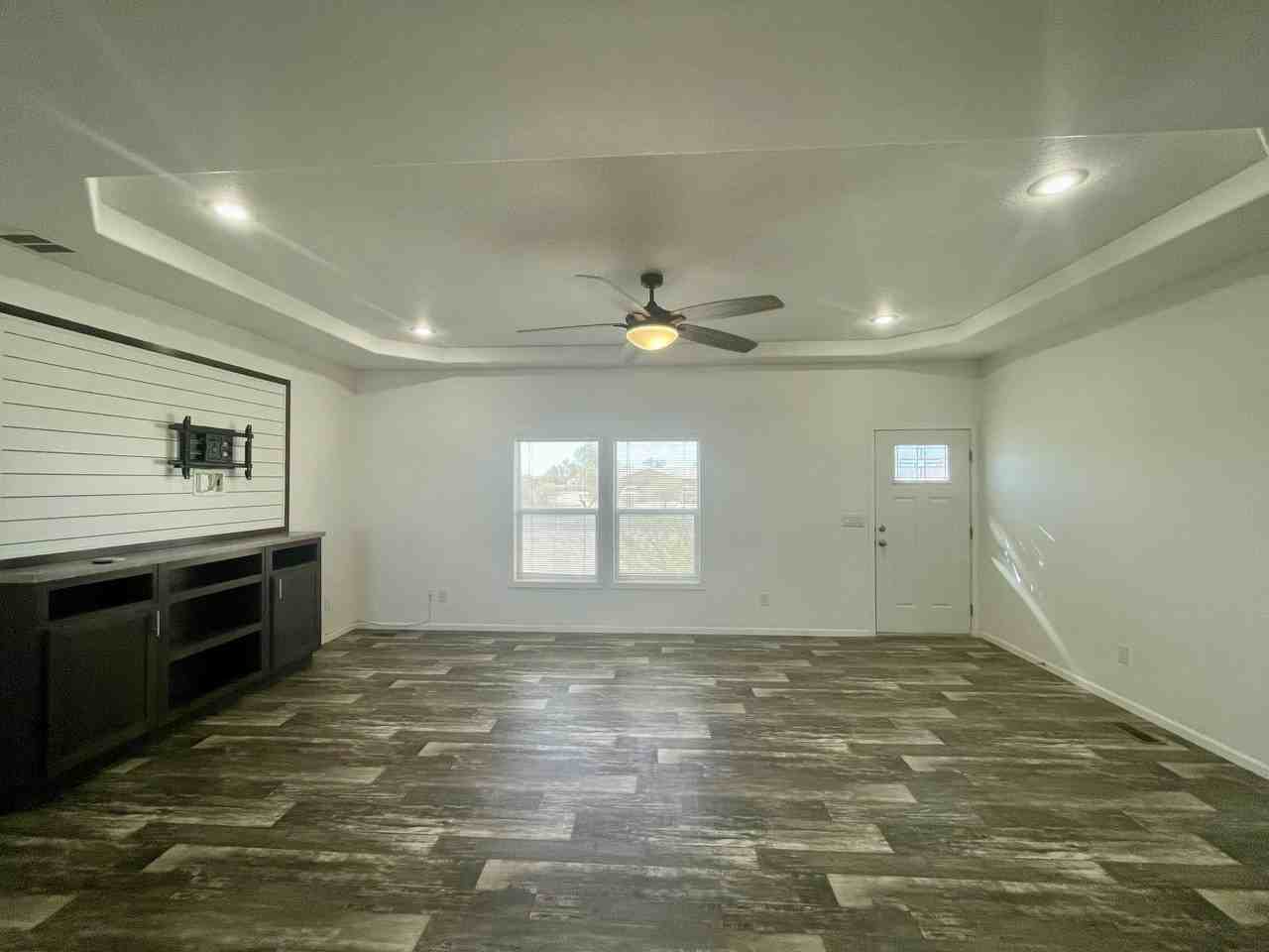 20312 W Arlington Rd - Photo 7 of 30