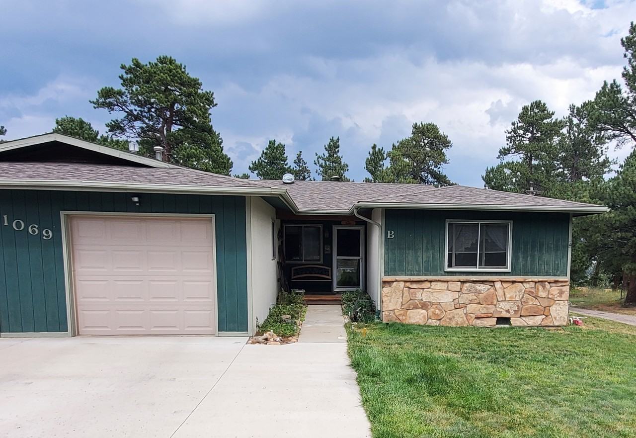 1069 Morgan St #B - Photo 2 of 23
