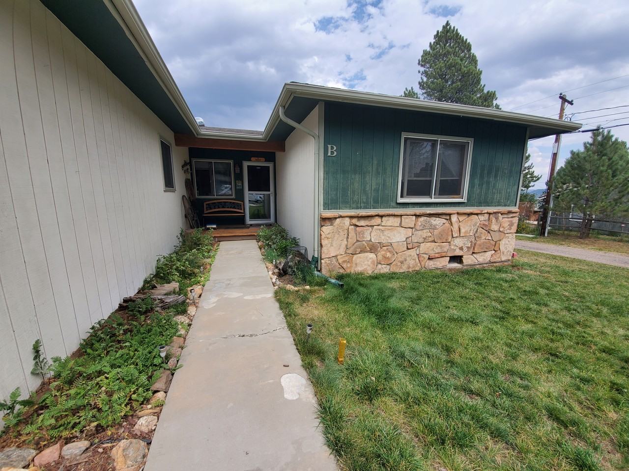 1069 Morgan St #B - Photo 3 of 23