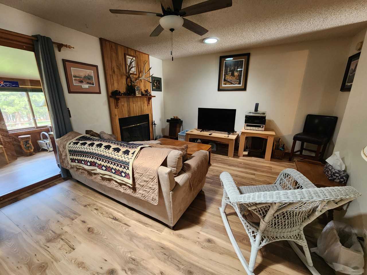 1069 Morgan St #B - Photo 5 of 23