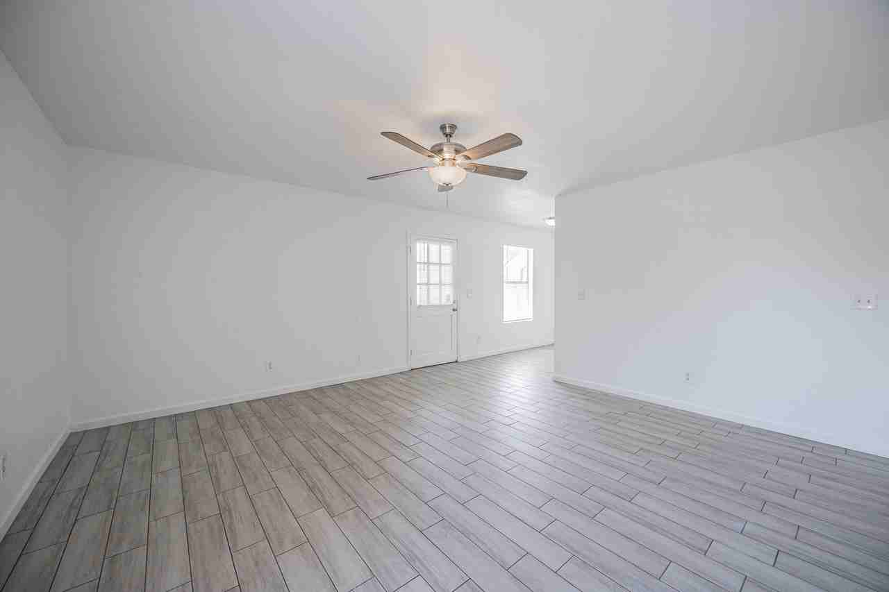 2730 E Belleview St #6 - Photo 5 of 19