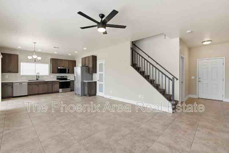 751 E Reflection Pl - Photo 5 of 36