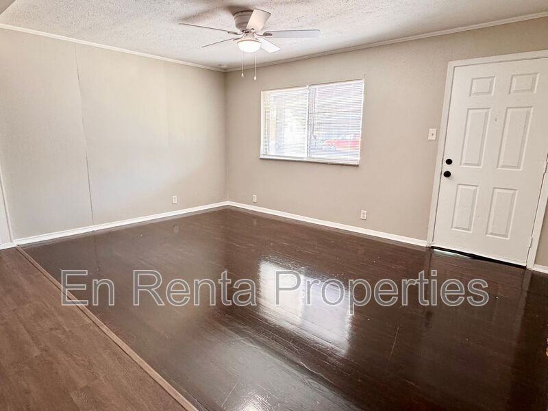 1414 Lackland St - Photo 4 of 23