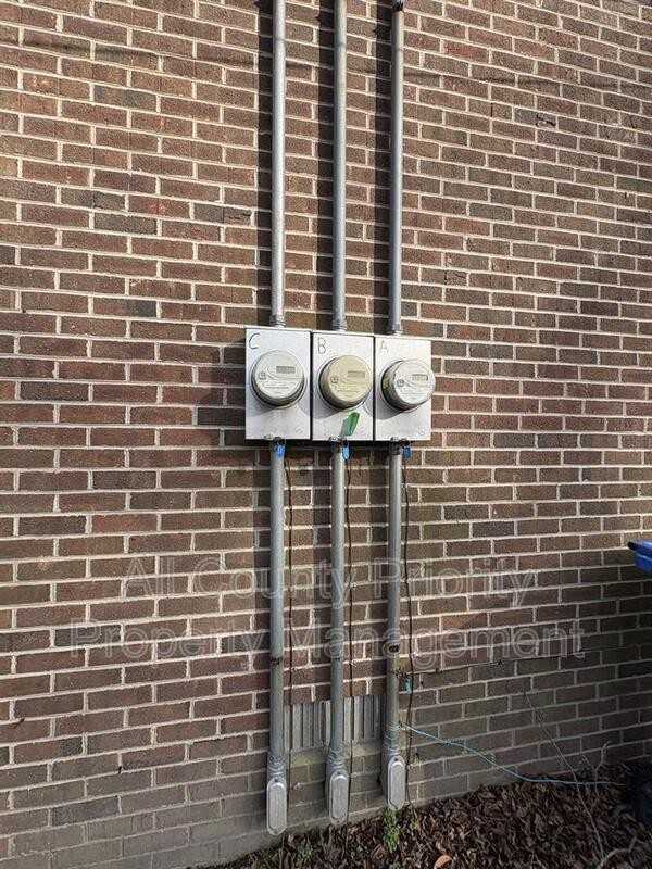 1706 Carolina St E #B - Photo 3 of 11