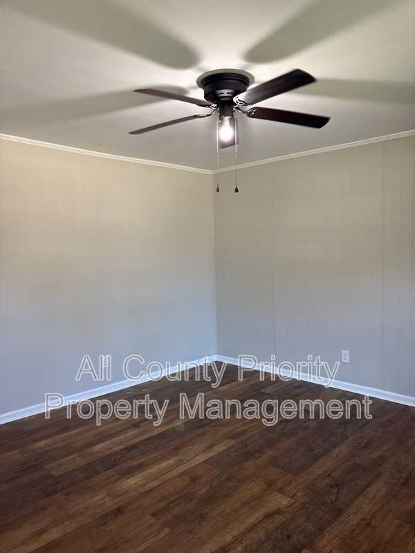 1706 Carolina St E #B - Photo 5 of 11