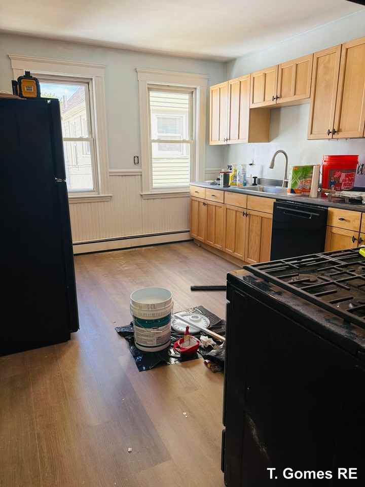 9 Hearn St #2 - Photo 3 of 32