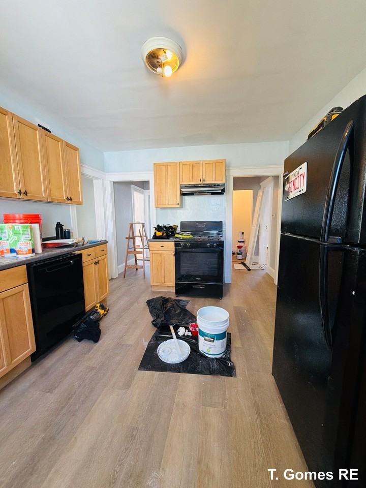 9 Hearn St #2 - Photo 5 of 32