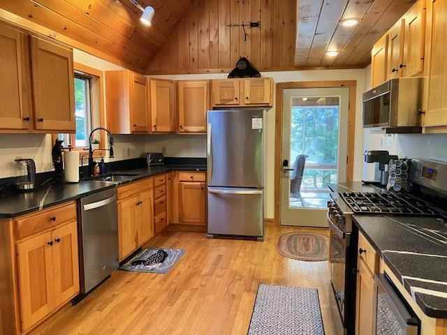 77 Fuller Ln - Photo 6 of 15
