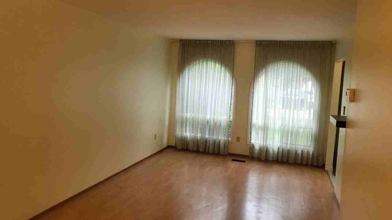 31 Manitou Cres - Photo 5 of 15