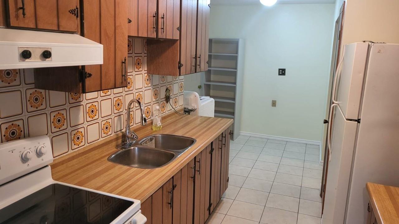 31 Manitou Cres - Photo 6 of 15