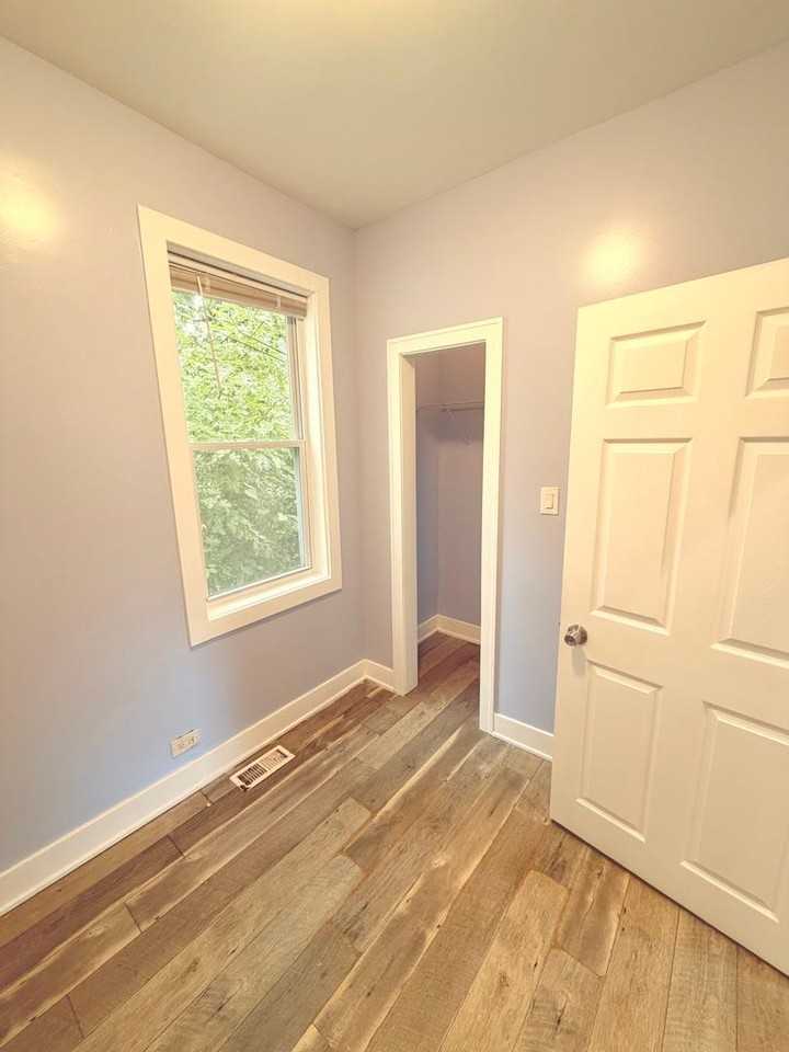 6508 S Carpenter St #3 - Photo 5 of 9