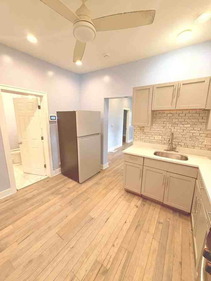 6508 S Carpenter St #3 - Photo 7 of 9