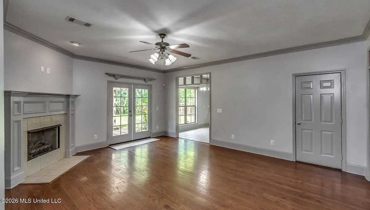 145 Bradfield Rd - Photo 3 of 20
