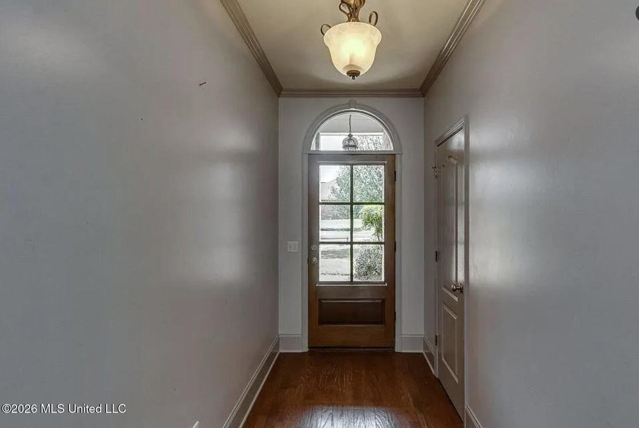 145 Bradfield Rd - Photo 4 of 20