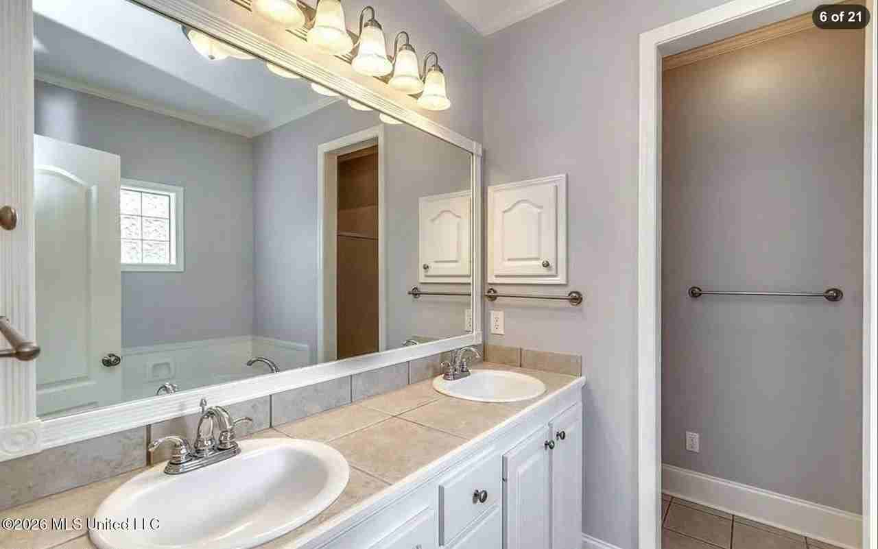 145 Bradfield Rd - Photo 5 of 20