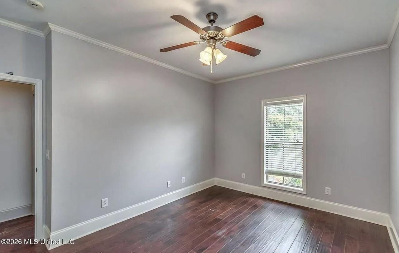 145 Bradfield Rd - Photo 6 of 20